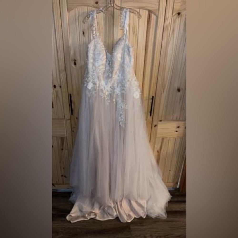 Wedding dress, Size 20W. Color is ivory and champagne, never altered